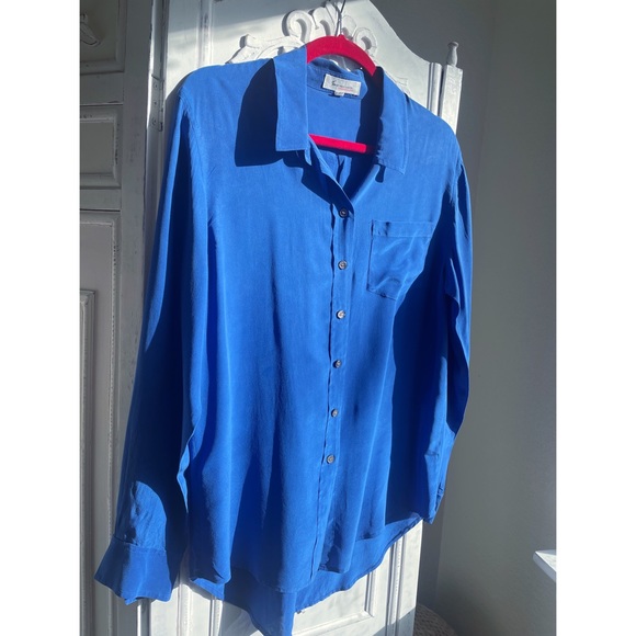 💙NWOT Vince Camuto 100%silk button down blue blouse - Picture 5 of 13